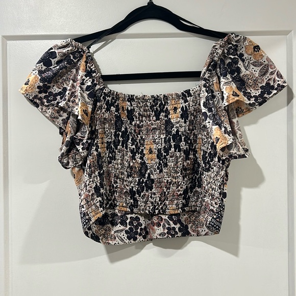 Floral Ruffle Sleeve Top - Picture 4 of 4